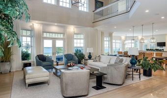 135 Cliff Dr, Narragansett, RI 02882