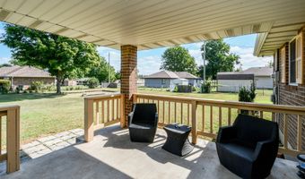 1004 Baretta Ct, Aurora, MO 65605
