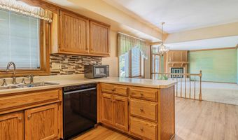 914 S Duesenberg Dr, Auburn, IN 46706