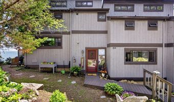 23 Harbour Vlg A, Branford, CT 06405