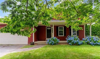 43 Peckham Pl, Bristol, RI 02809