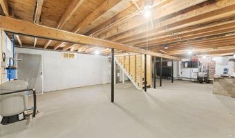95 Capstan St, Jamestown, RI 02835