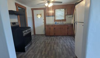 18 W Delta St, Aurora, MO 65605