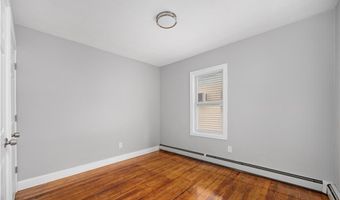 35 Central St, Lincoln, RI 02838