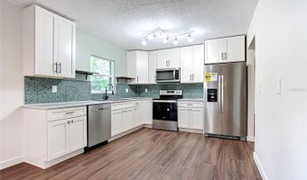 215 EDGEWOOD Dr, Bartow, FL 33830