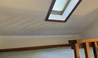 19 Lakeview Dr, Colchester, CT 06415
