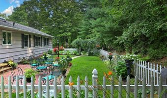 932 Amity Rd, Bethany, CT 06524