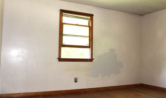 2842 Fairview Dr, Ashtabula, OH 44004