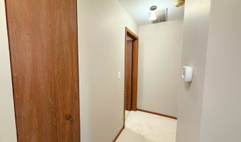 1111 Saint Andrews Ct, Algonquin, IL 60102