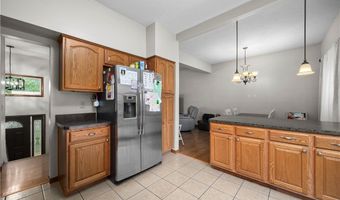 823 Willow Hollow Ct, Amherst, OH 44001