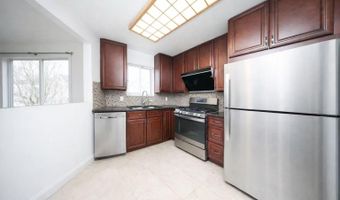 246 Jamie Ln, Staten Island, NY 10312