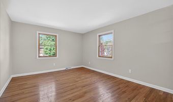 3 Fenway Dr, Albany, NY 12211