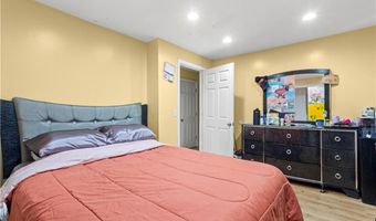 22 Whipple Ave, North Providence, RI 02911