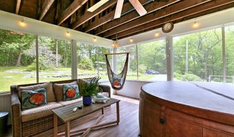 8 Whippoorwill Ln, Bethany, CT 06524