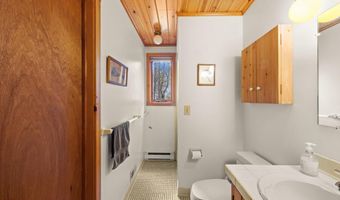 40 Indian Ladder Dr, Altamont, NY 12009