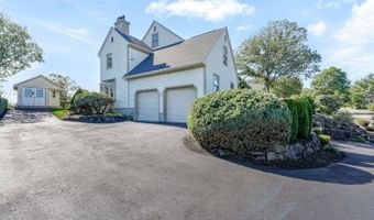 35 Rosenbrook Dr, Bayonne, NJ 07035
