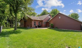 301 Lee Dr, Alcester, SD 57001