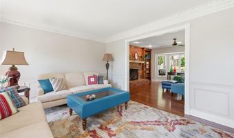 180 Spring Oaks Dr, Ballwin, MO 63011