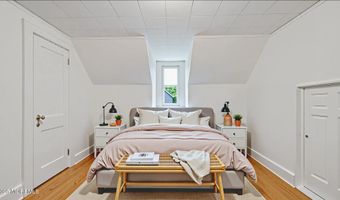 125 Eighth St, Belford, NJ 07718
