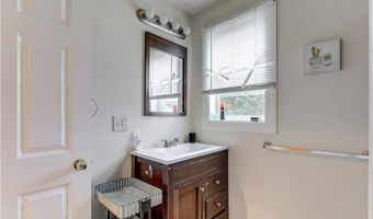 23 Stockholm St 2, Newport, RI 02840