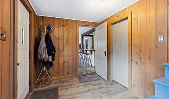 585 Riverside Dr, Augusta, ME 04330