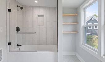 13 Carey St, Newport, RI 02840