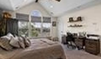25 BAYSIDE Dr, Bayonne, NJ 07002