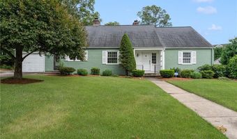 61 Applegate Rd, Cranston, RI 02920