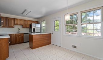 4300 ROBERTS Ave, Annandale, VA 22003