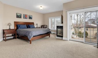 1454 E Northwest Hwy, Arlington Heights, IL 60004