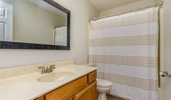 876 Kiefer Trails Dr, Ballwin, MO 63021