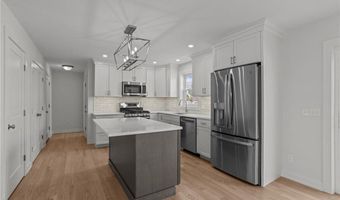 50 Red Maple Ln, Warwick, RI 02886
