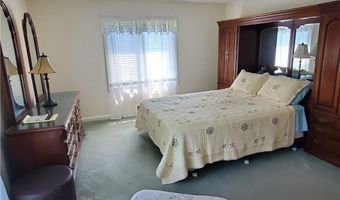 15 Hammersmith Rd 33, Newport, RI 02840