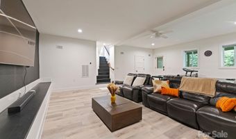6527 Burlwood Rd, Charlotte, NC 28211
