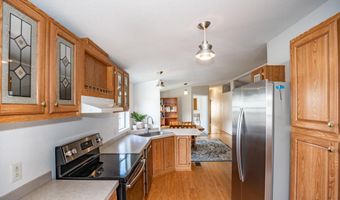 1856 Becca Ct SE, Albany, OR 97322
