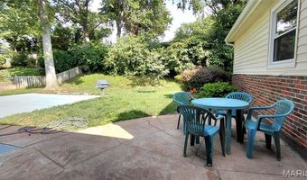 874 Hollyridge Dr, Ballwin, MO 63011