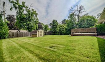 5514 Meadowood Dr, Fitchburg, WI 53711