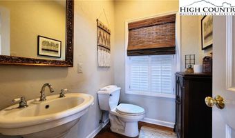 274 Highland Cir, Banner Elk, NC 28604