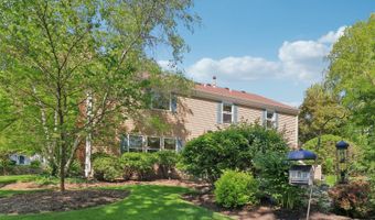 305 BUCKINGHAM Dr, Algonquin, IL 60102