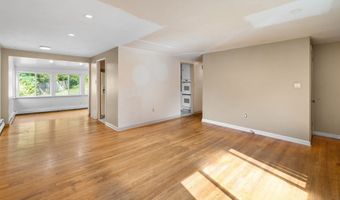 93 Kenwood St, Berlin, CT 06037