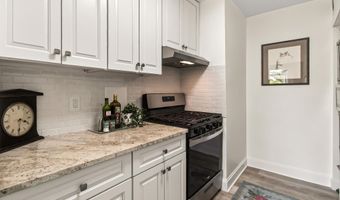 3701 5TH St S 501, Arlington, VA 22204