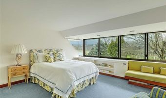 119 ADAMS POINT Rd, Barrington, RI 02806