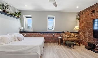 82 E 26TH St, Bayonne, NJ 07002