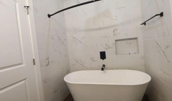 422 E Magnolia St, Abbeville, LA 70510