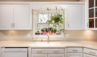 823 W Superior St, Alma, MI 48801