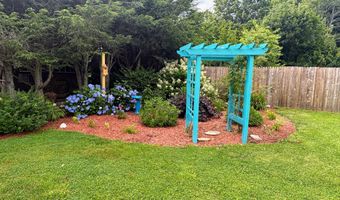 1 Kirtland Ave, Chester, CT 06412
