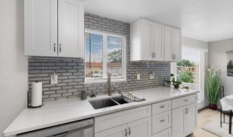 10521 SAN JACINTO Ave NE, Albuquerque, NM 87112
