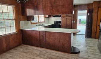526 E Mitchell St, Adel, GA 31620