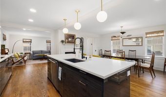 23 Mt. Vernon St, Newport, RI 02840
