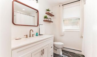 42 Seminole Trl, Cranston, RI 02921